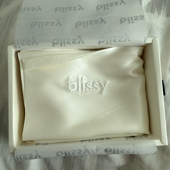 Blissy Silk Pillowcase - White